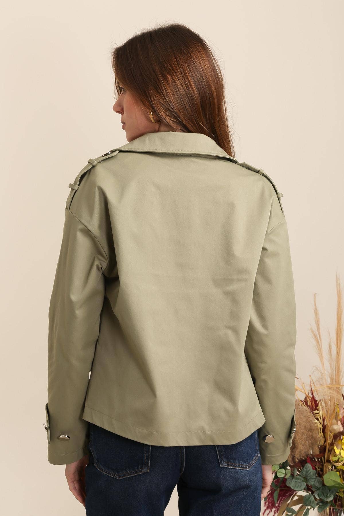 Kurze Jacke mit klassischem Kragen