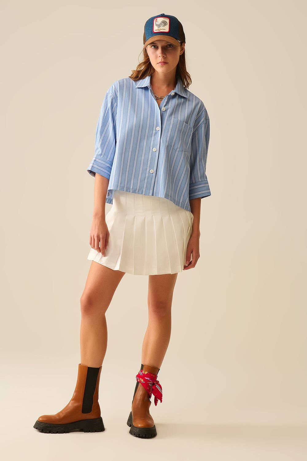 Locker geschnittenes gestreiftes Cropped-Hemd in Blau