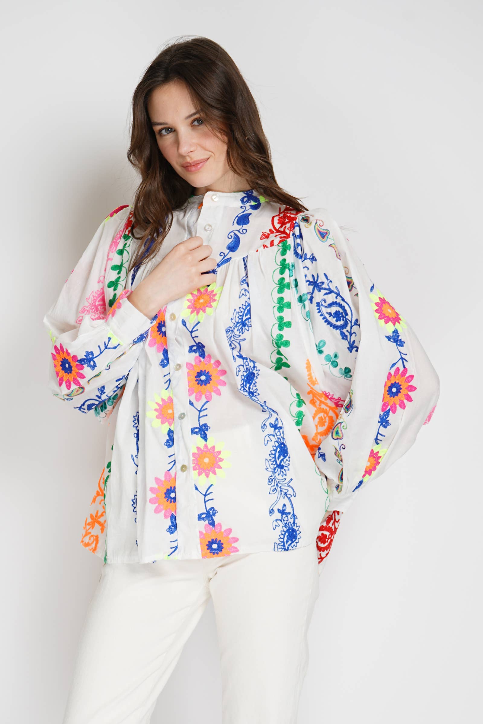 Mehrfarbige bestickte Bluse