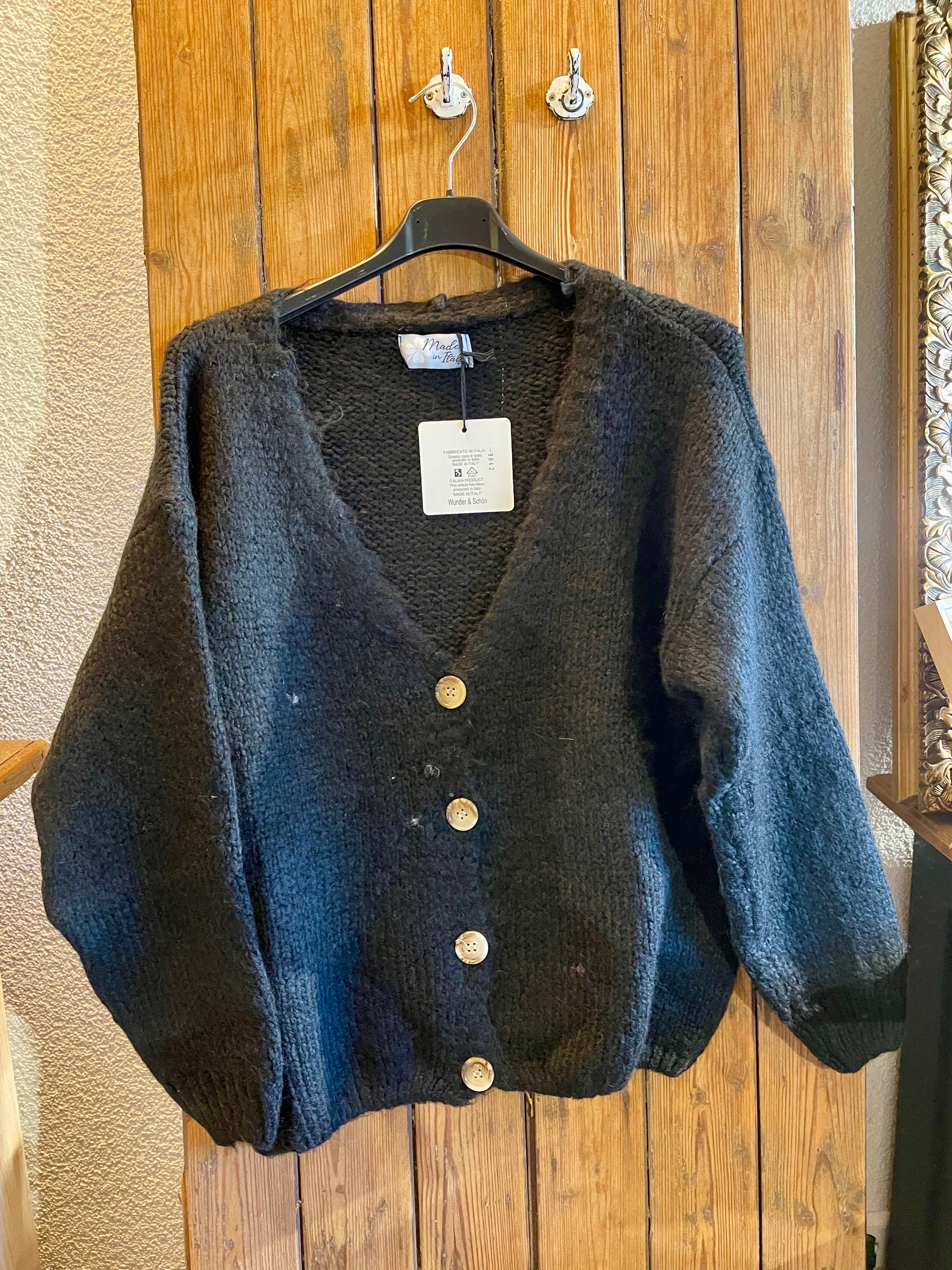 Strickjacke mit 4 Knöpfen