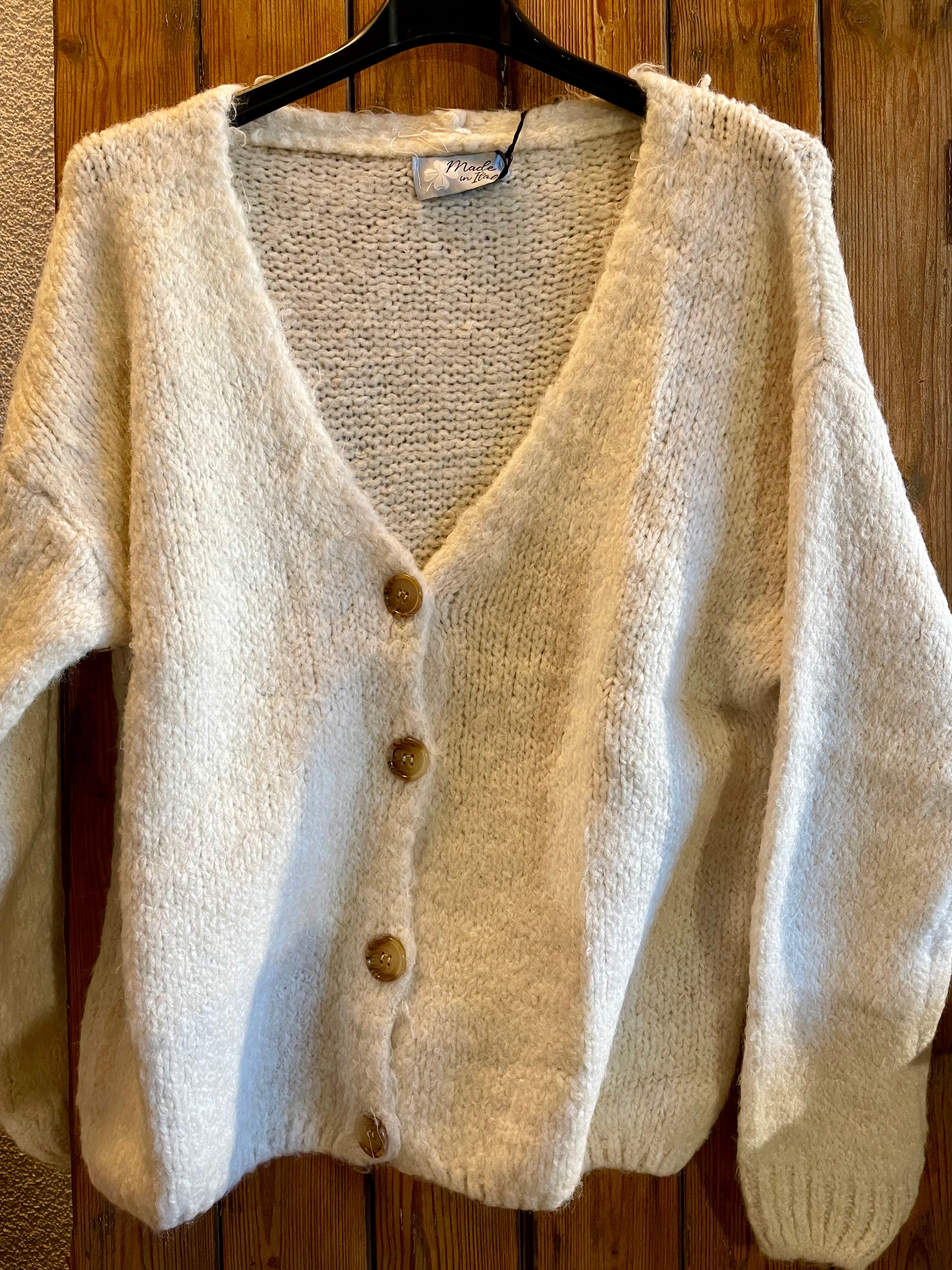 Strickjacke mit 4 Knöpfen