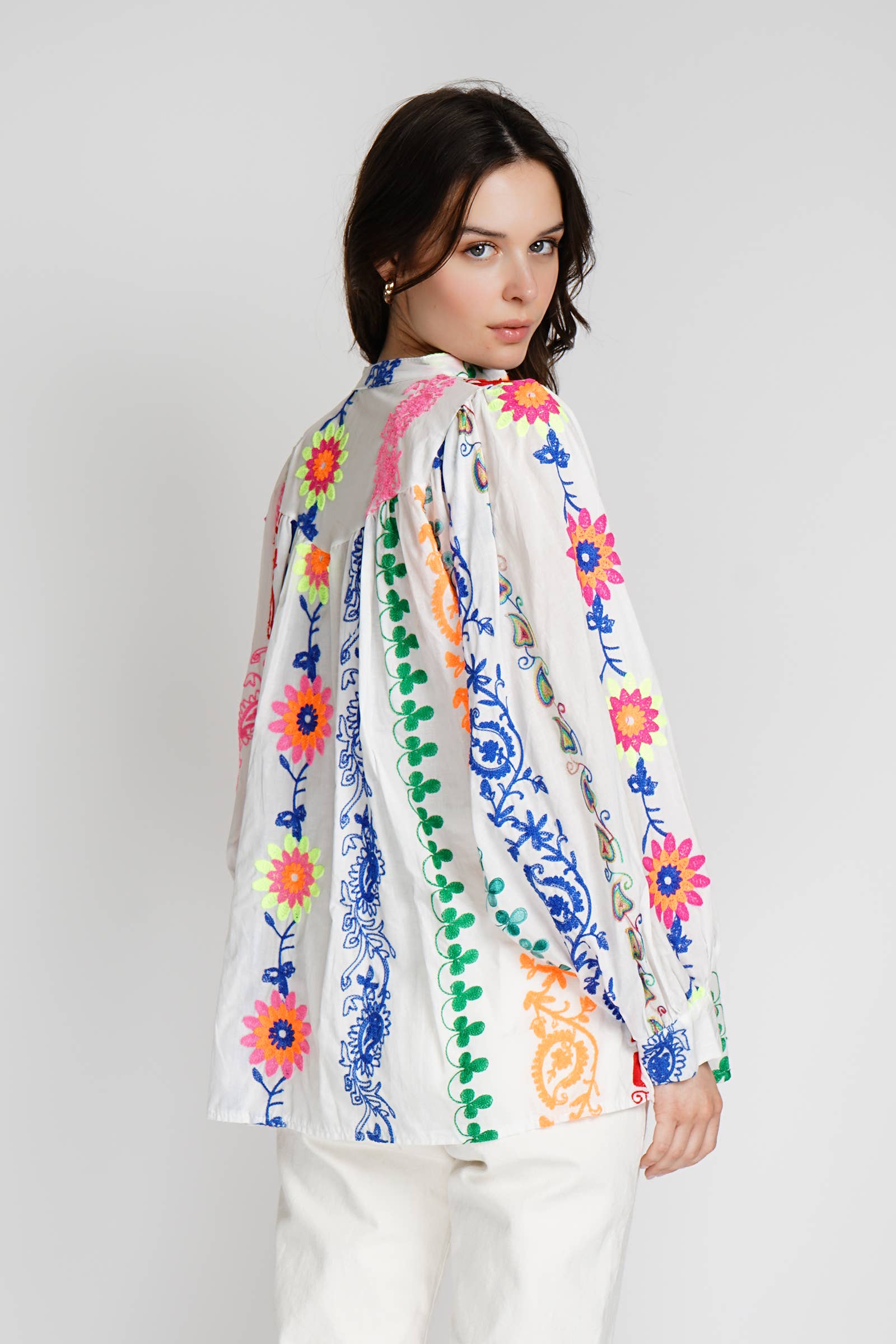 Mehrfarbige bestickte Bluse