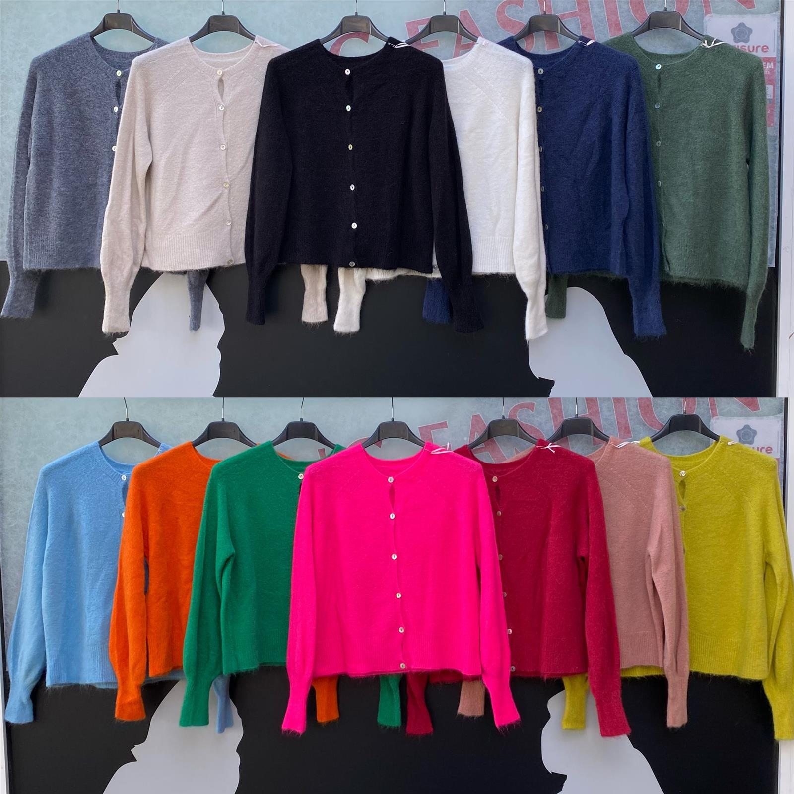 Strickjacke mit 6 Knöpfen mit Alpaca