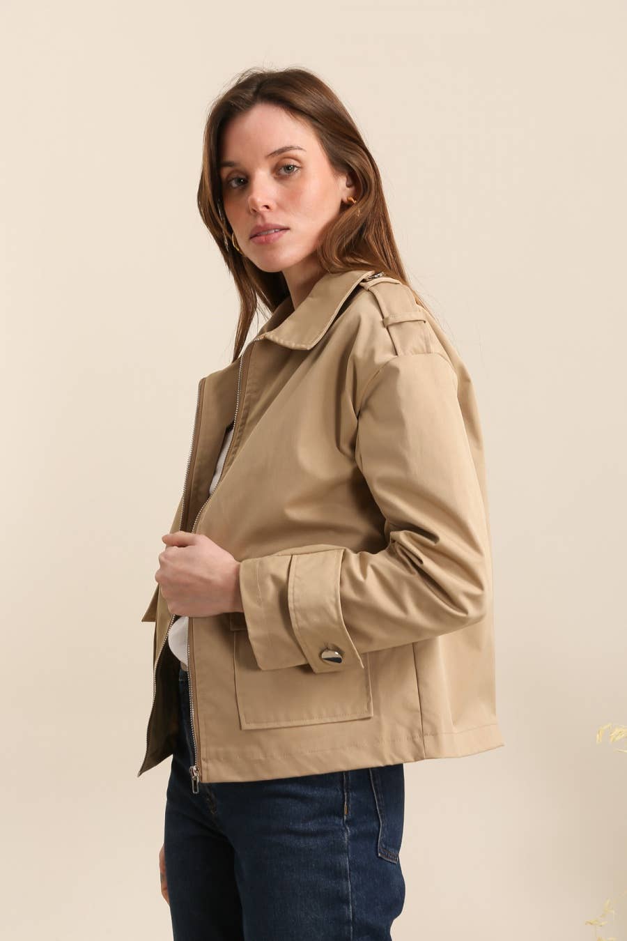 Kurze Jacke mit klassischem Kragen