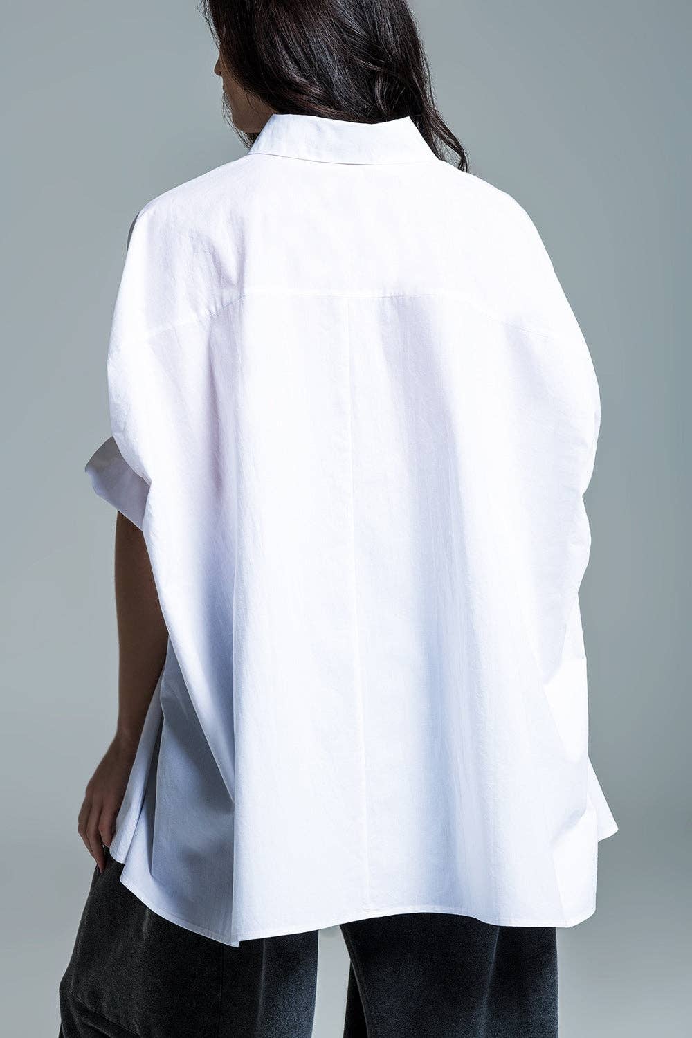 Weiße Oversize-Bluse mit kurzen Ärmeln