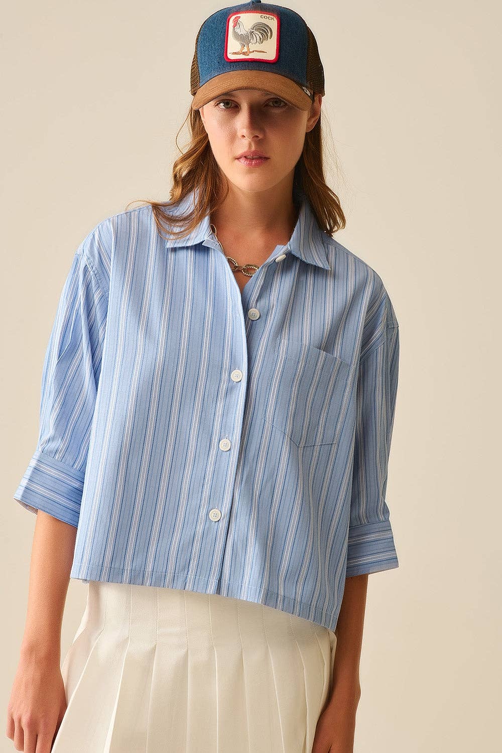 Locker geschnittenes gestreiftes Cropped-Hemd in Blau