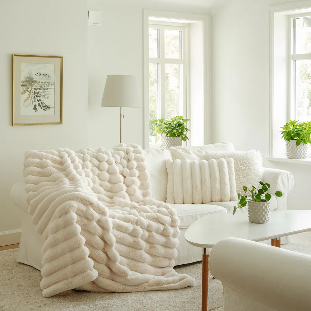 Decke Liny von Skinwille Home Ivory