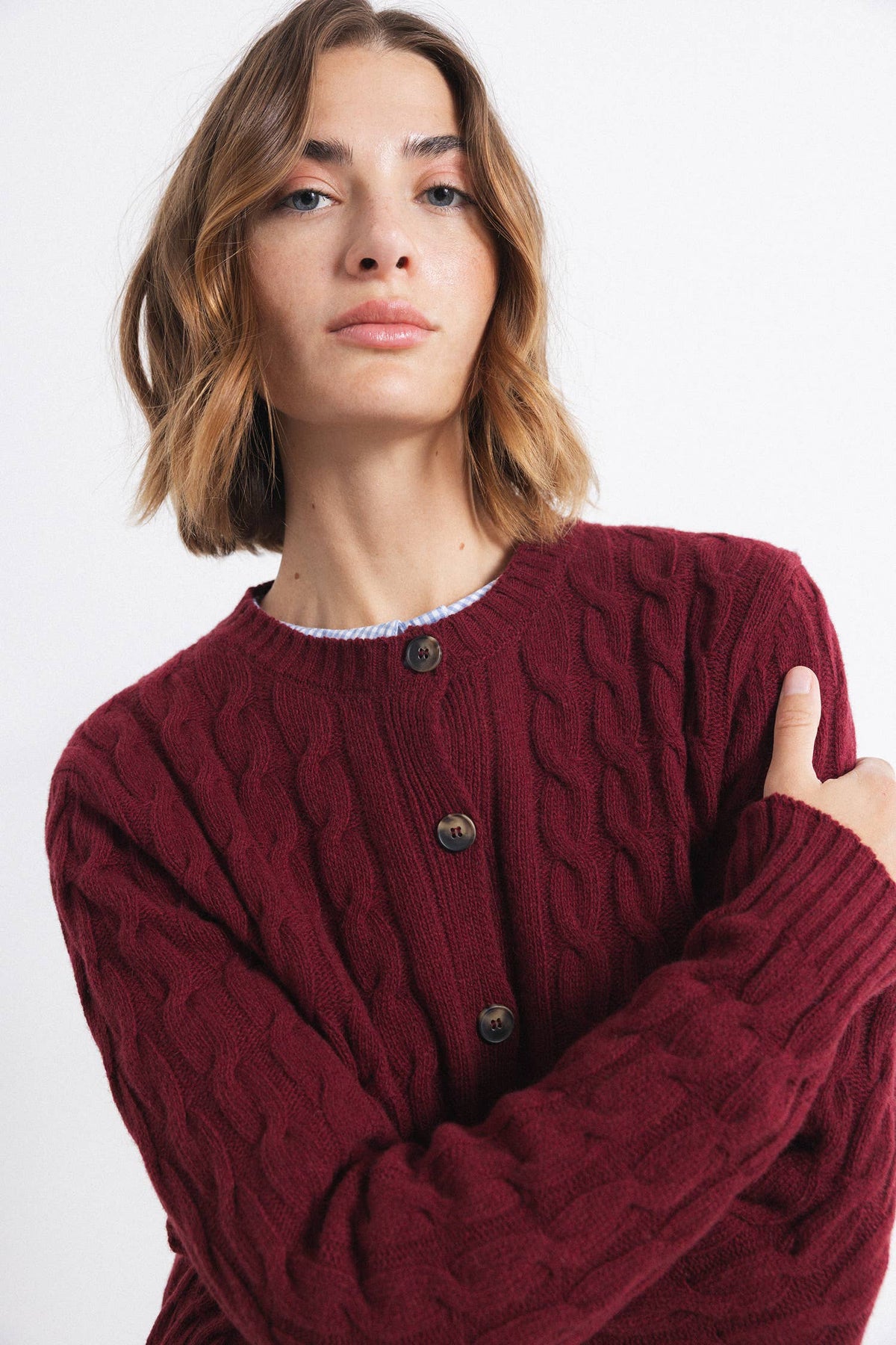Cardigan mit Zopfmuster bordeaux