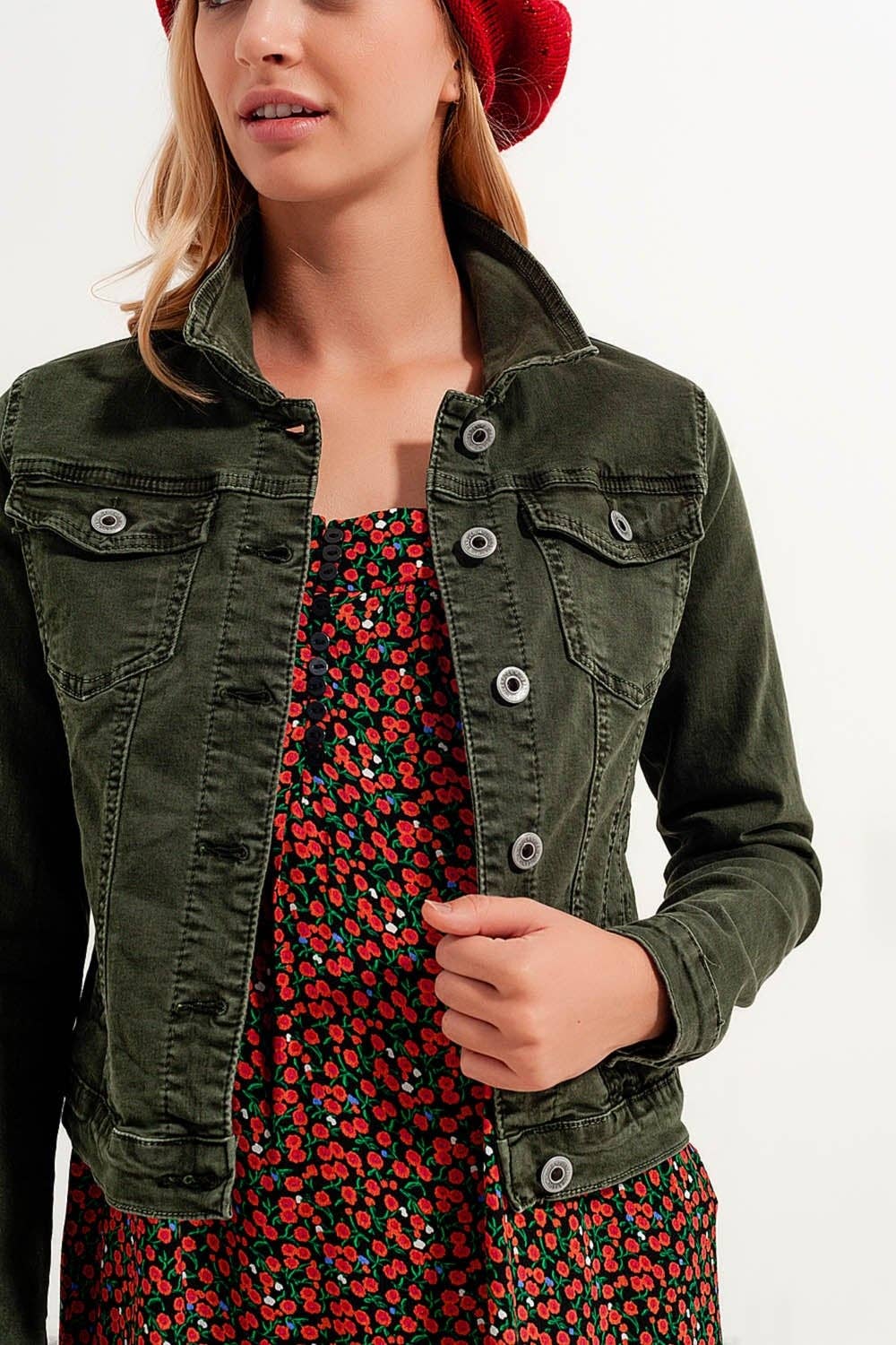 Schmale Truckerjacke aus Denim in Grün