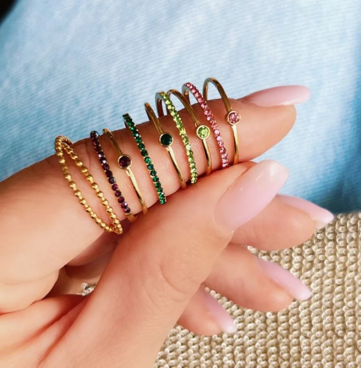 Minimalistischer Ring mit mini Zirkonias