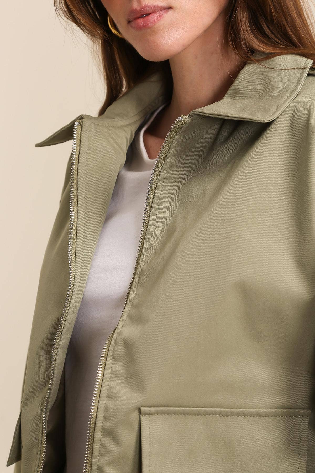 Kurze Jacke mit klassischem Kragen