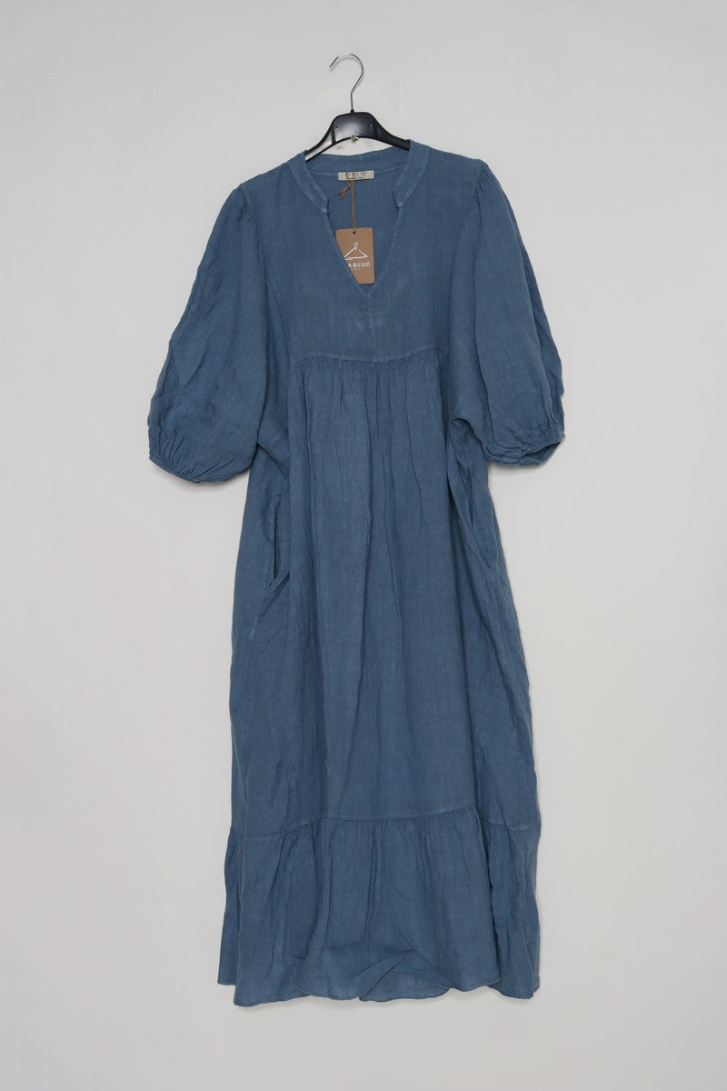 Kleid aus Leinen mit Volants und Stehkragen