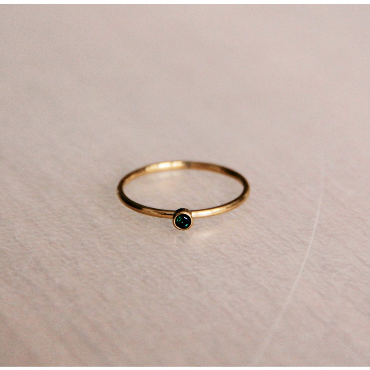Minimalistischer Ring mit mini Zirkonia