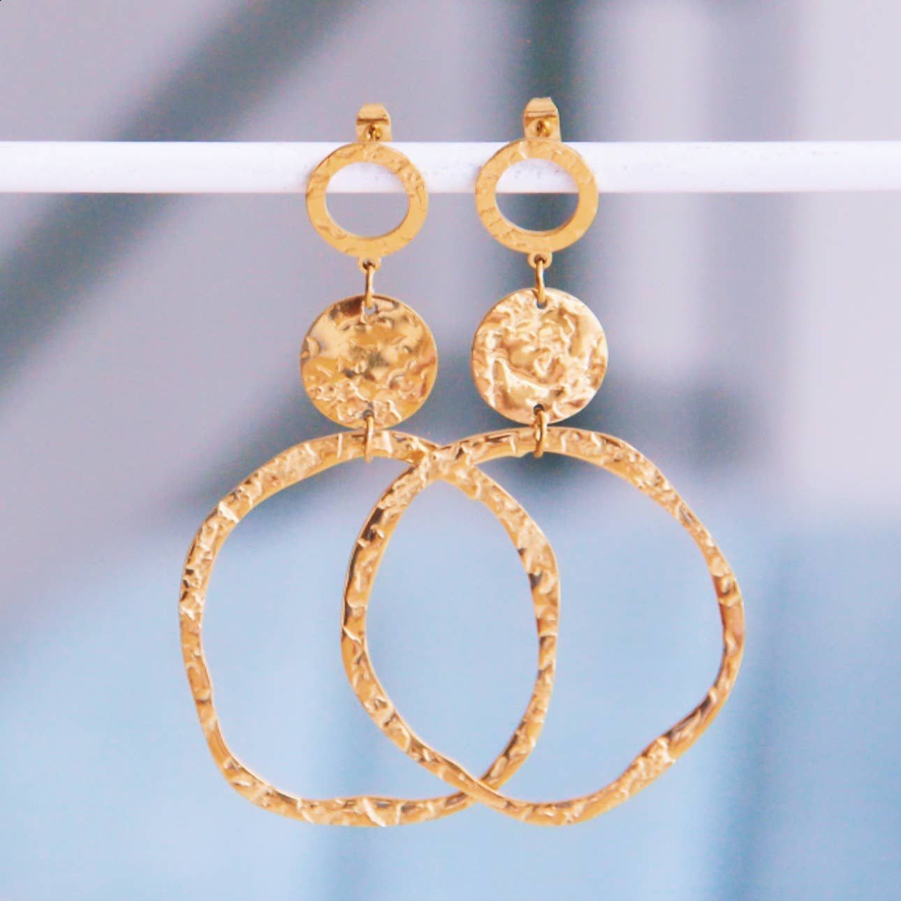 Statement-Ohrring runde gehämmerte Ringe