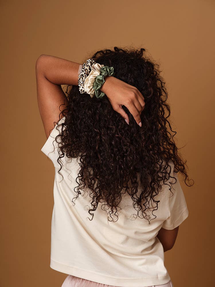 Set mit 3 mittleren Haargummis aus Seide