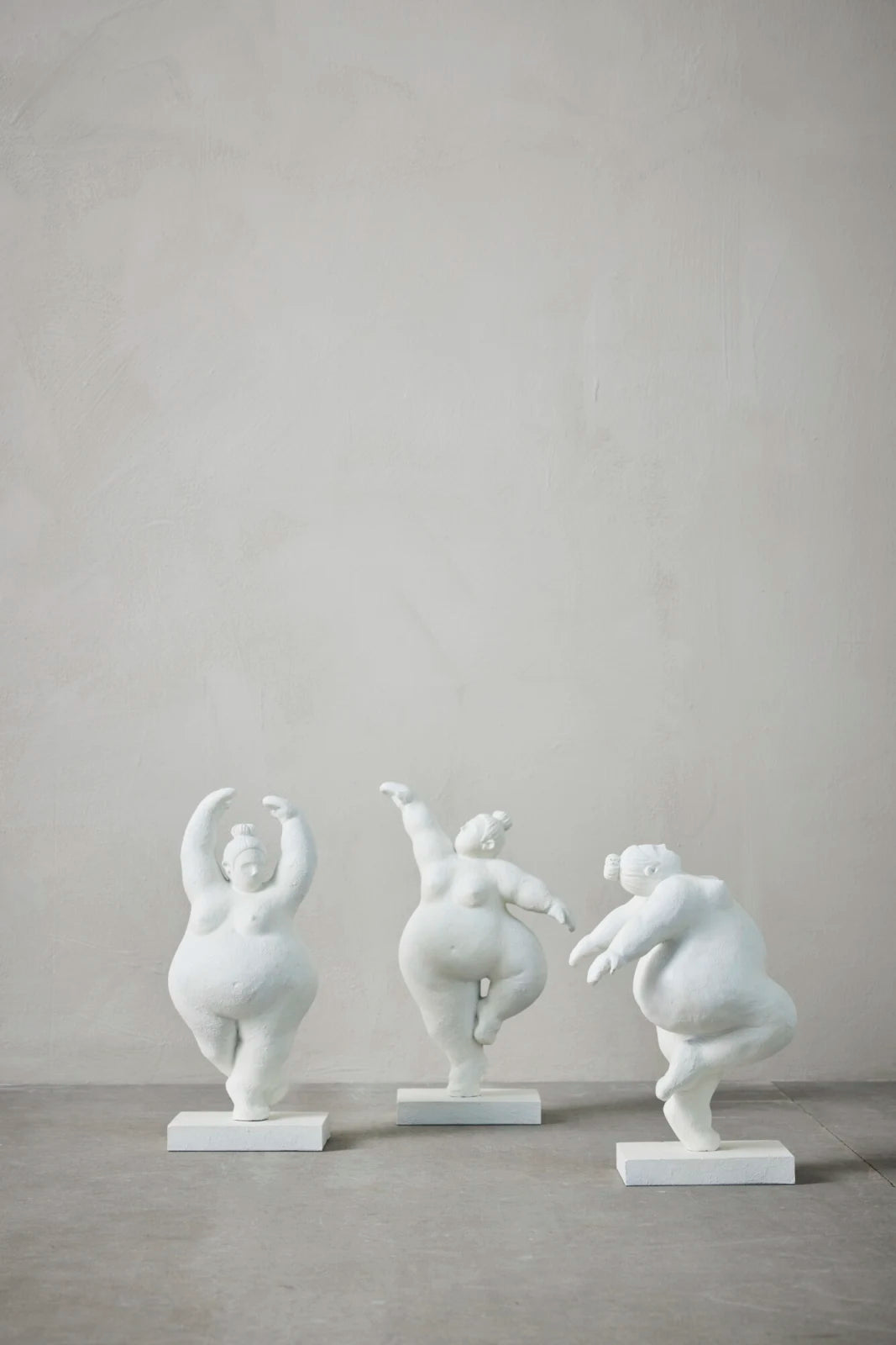 Serafina Dekoration Frau H28 cm. weiss