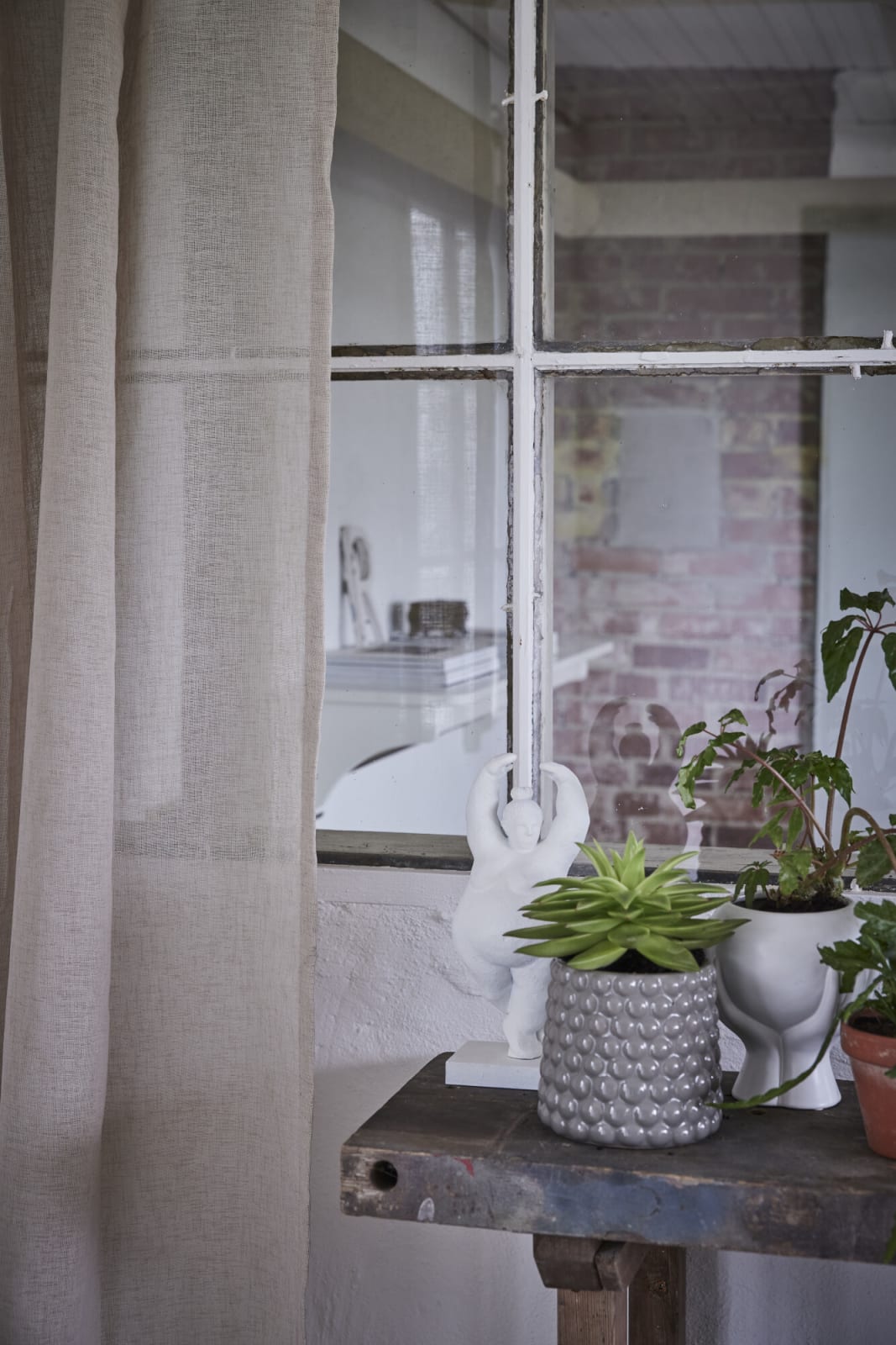 Serafina Dekoration Frau H28 cm. weiss