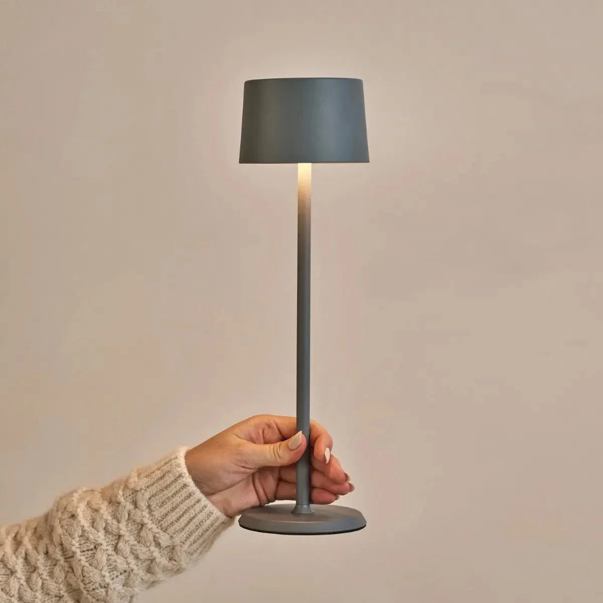 Lampe "Trout" grau kabellos aufladbar