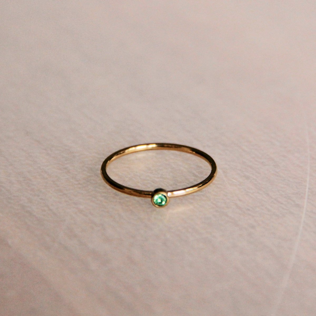 Minimalistischer Ring mit mini Zirkonia
