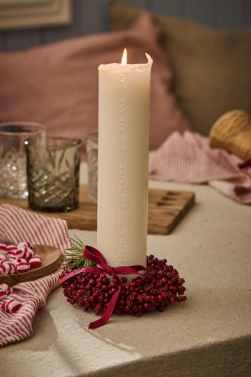 Kranz aus Holzperlen