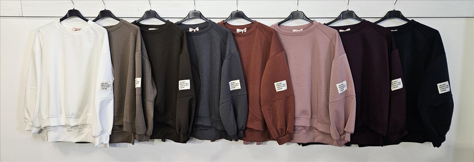 Sweathirt oversize Butterstoff mit Aufnäher