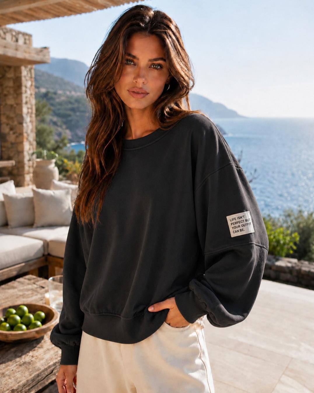 Sweathirt oversize Butterstoff mit Aufnäher