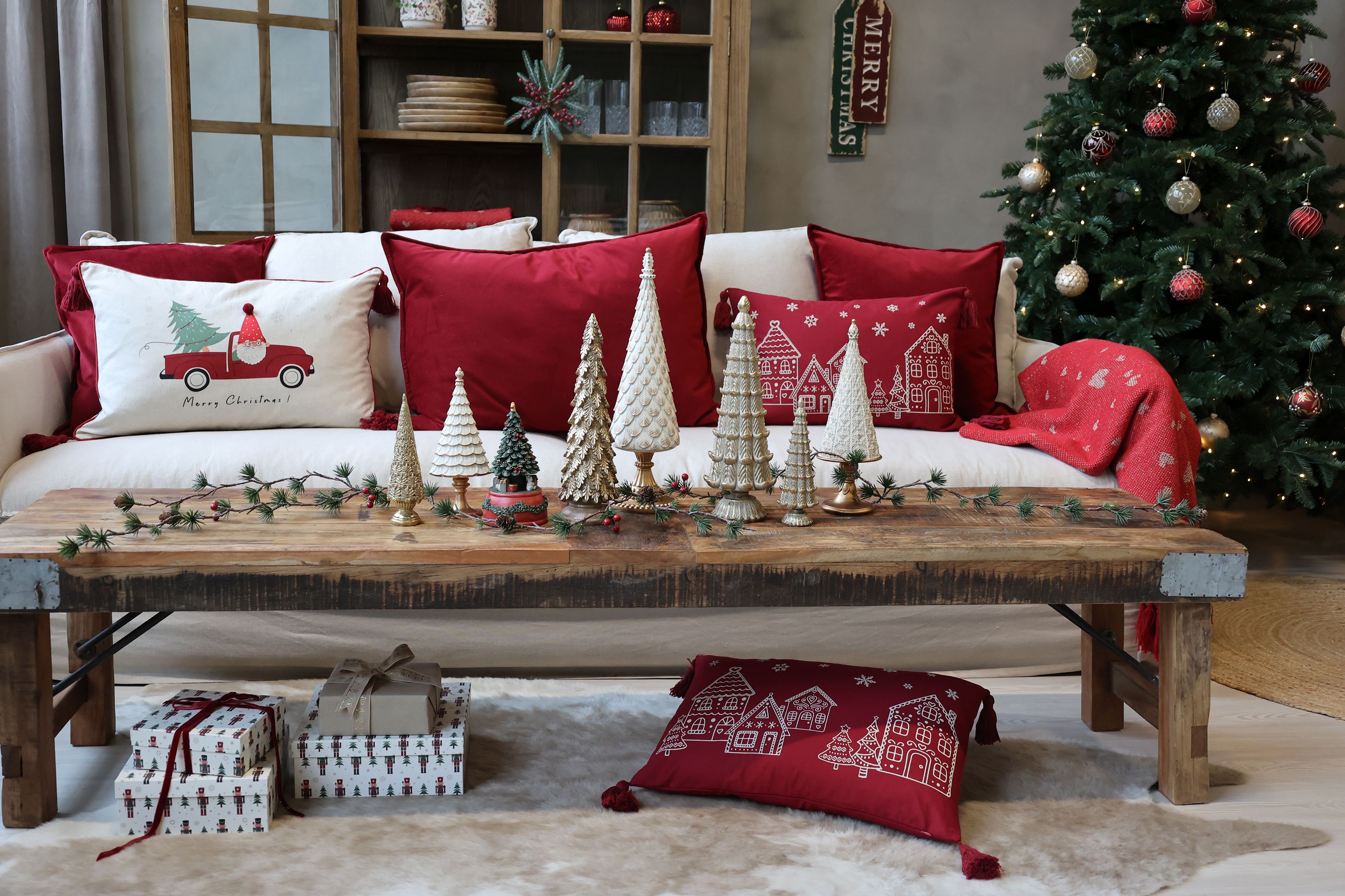 Kissebezug mit Quasten rot