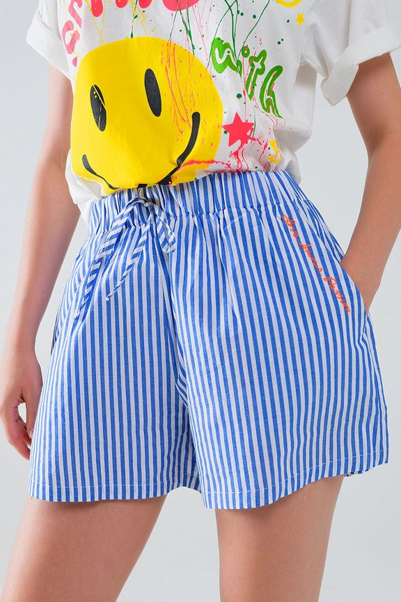 Blaue gestreifte Shorts mit elastischem Bund und Taschen