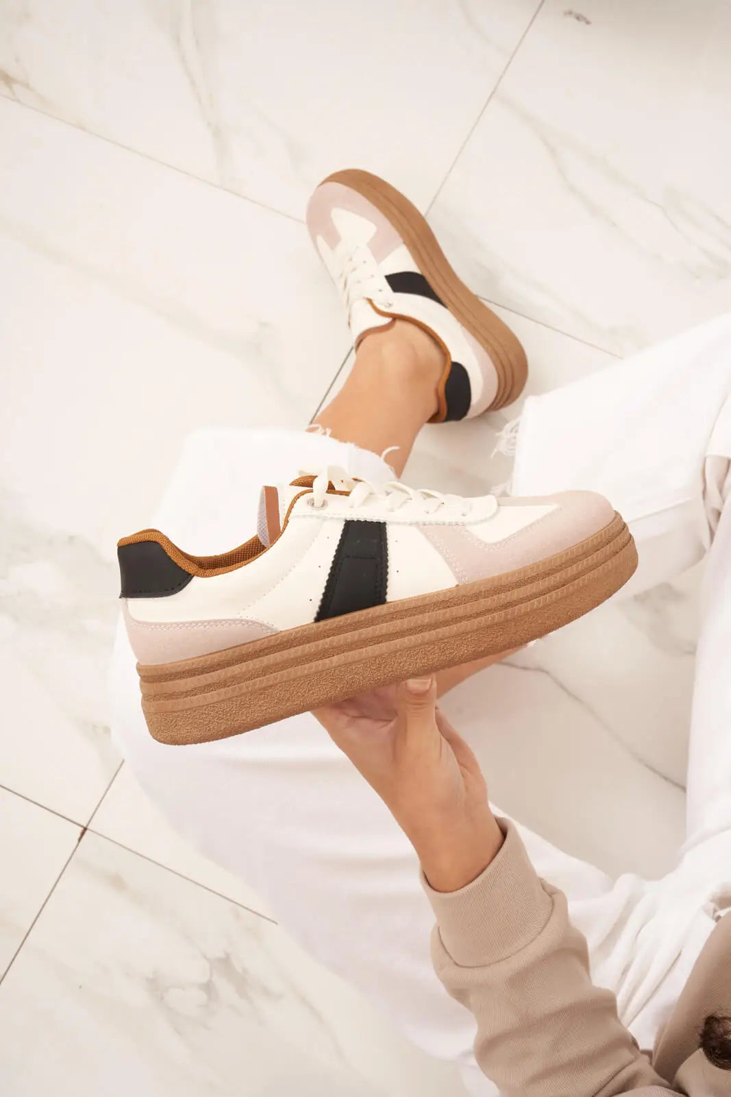 SNEAKER ANTLINA MIT BREITER SOHLE weiß beige