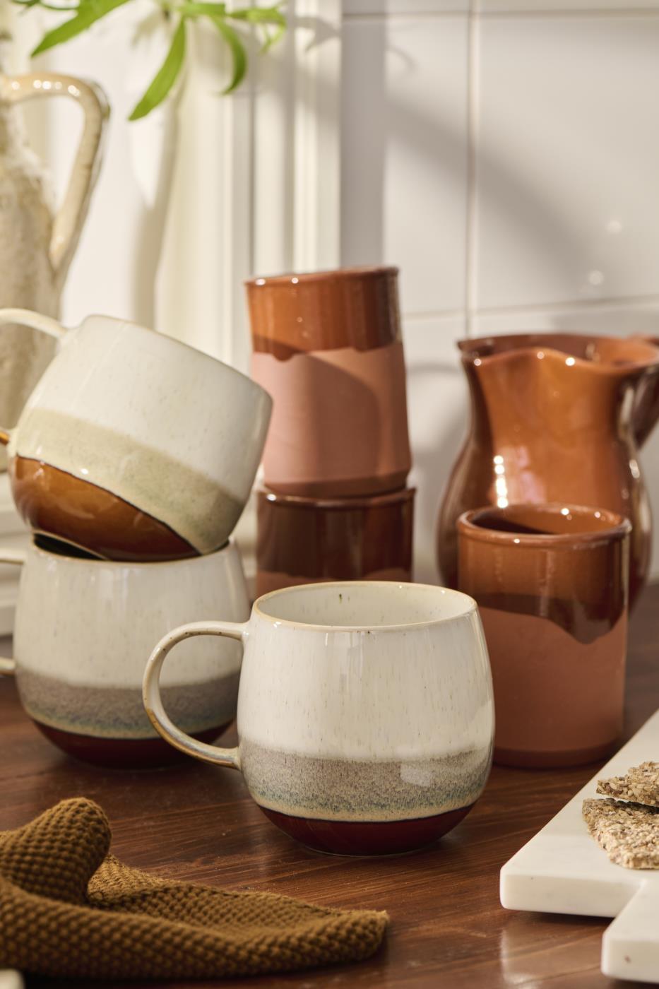 Tasse Agneta m/braunem Muster