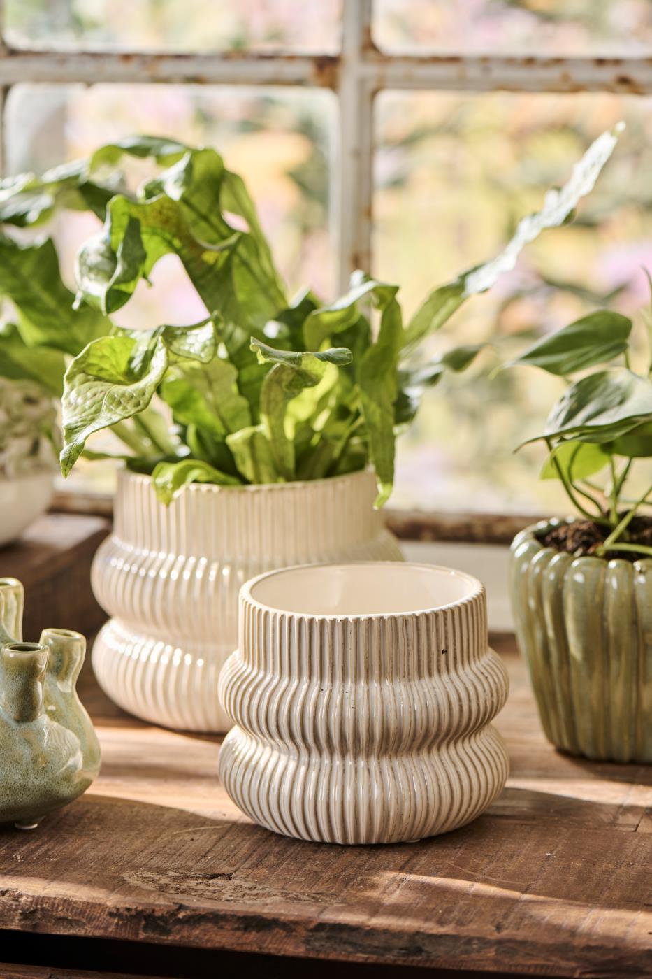 Topf mit Rillen Distressed weiß