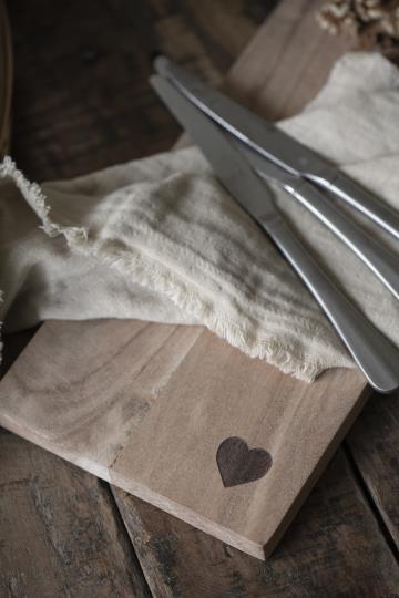 Servierbrett m/Herzaufdruck Akazienholz Ib Laursen