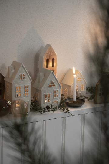 Haus f/Teelicht Stillenat rundes Giebelfenster creme