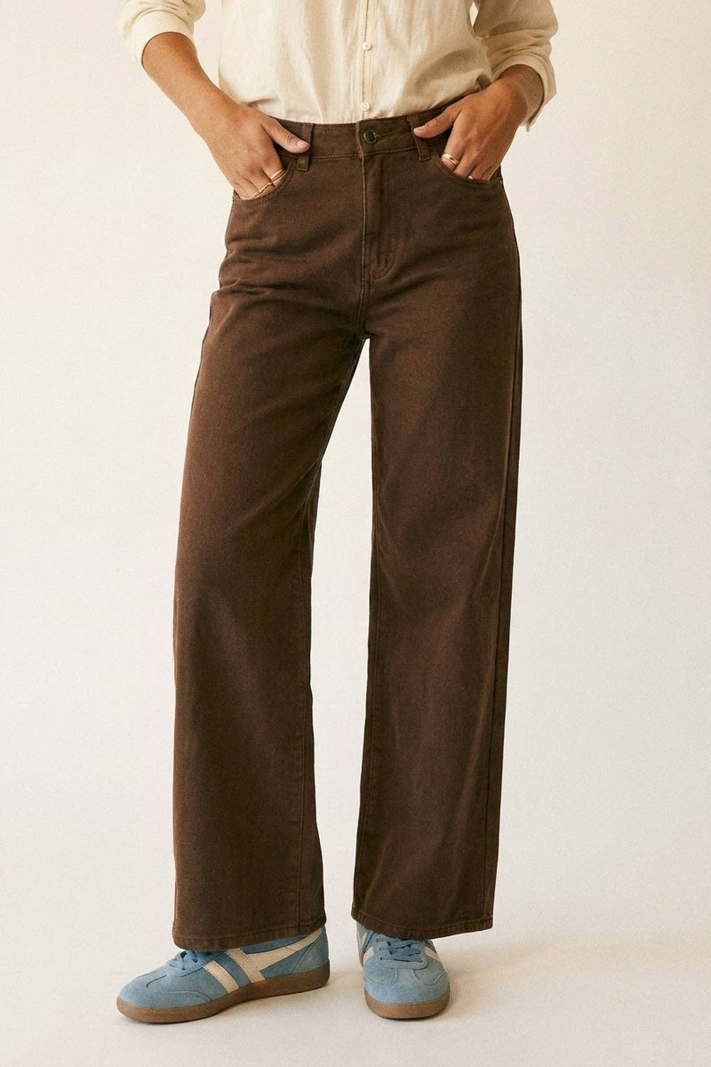 Extra weite, elastische Baumwoll-Twill-Hose in Braun