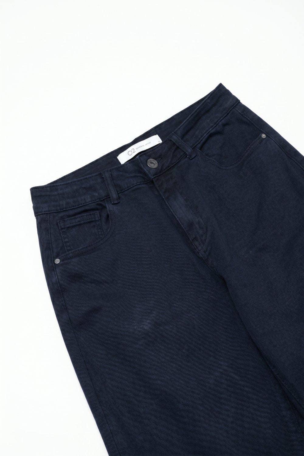 Marineblaue Jeans aus softem Stretch-Denim mit weitem Bein und Naht am Knie