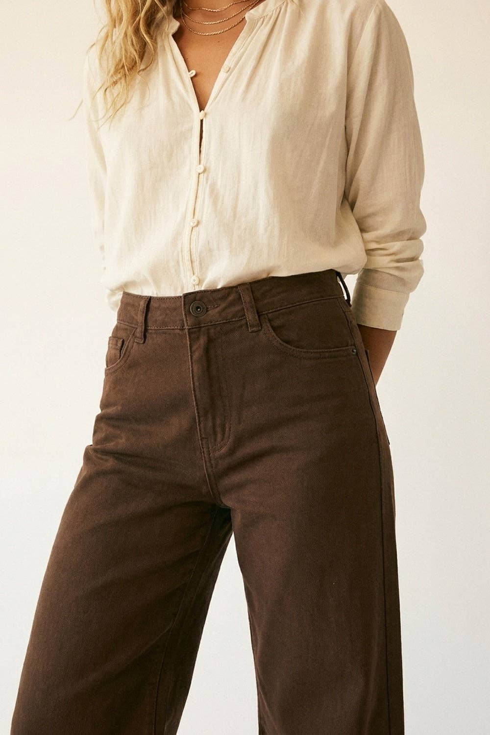 Extra weite, elastische Baumwoll-Twill-Hose in Braun