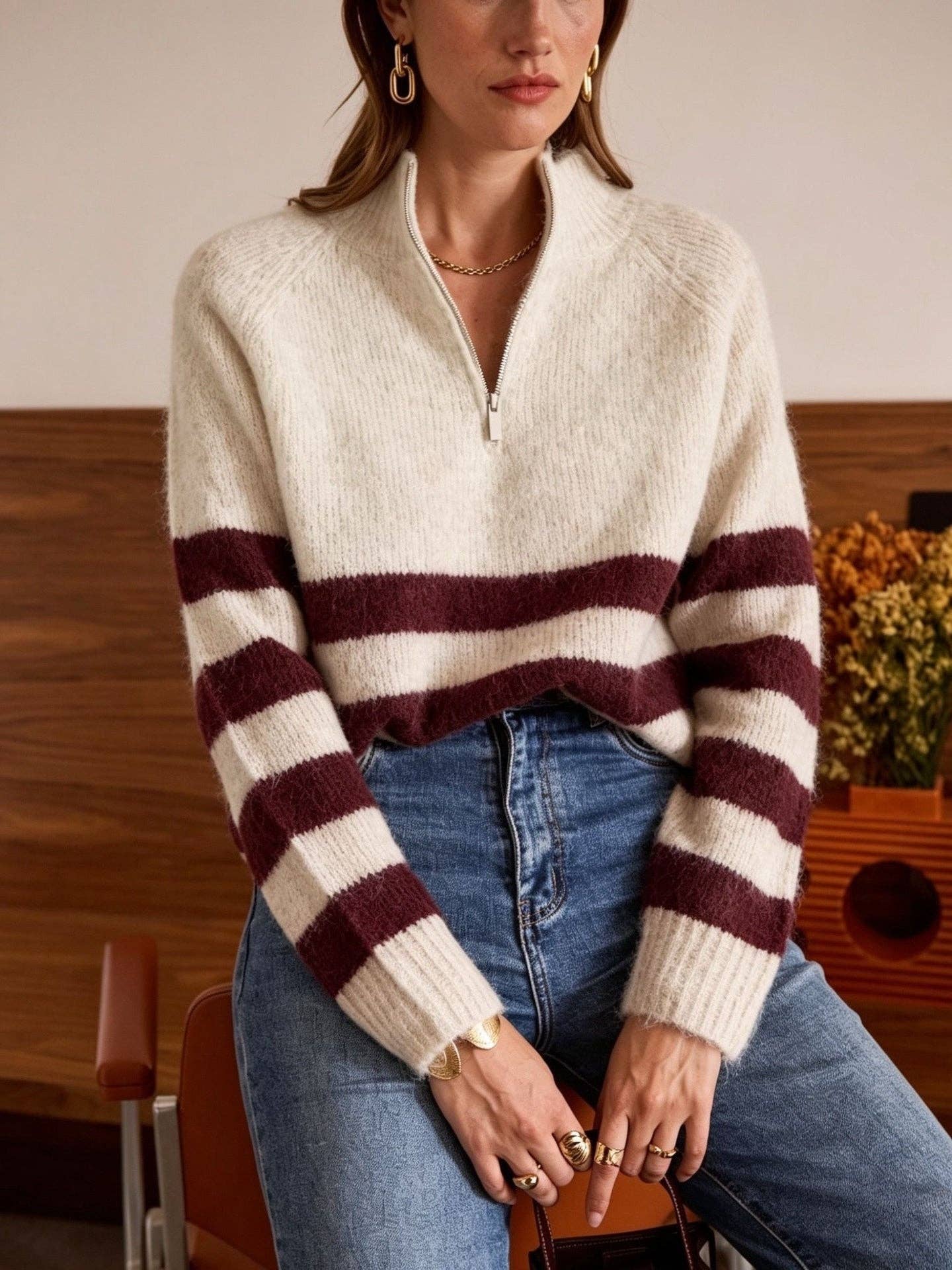 Strickpullover mit braunen Streifen