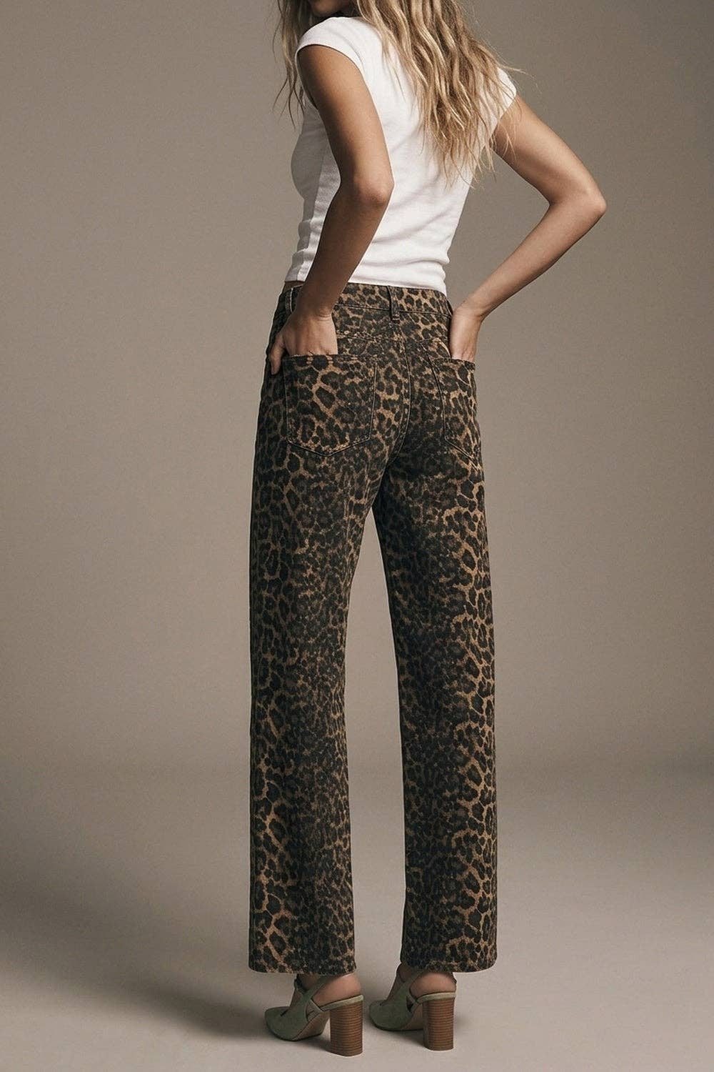 Leopardenmuster-Jeans mit geradem Bein