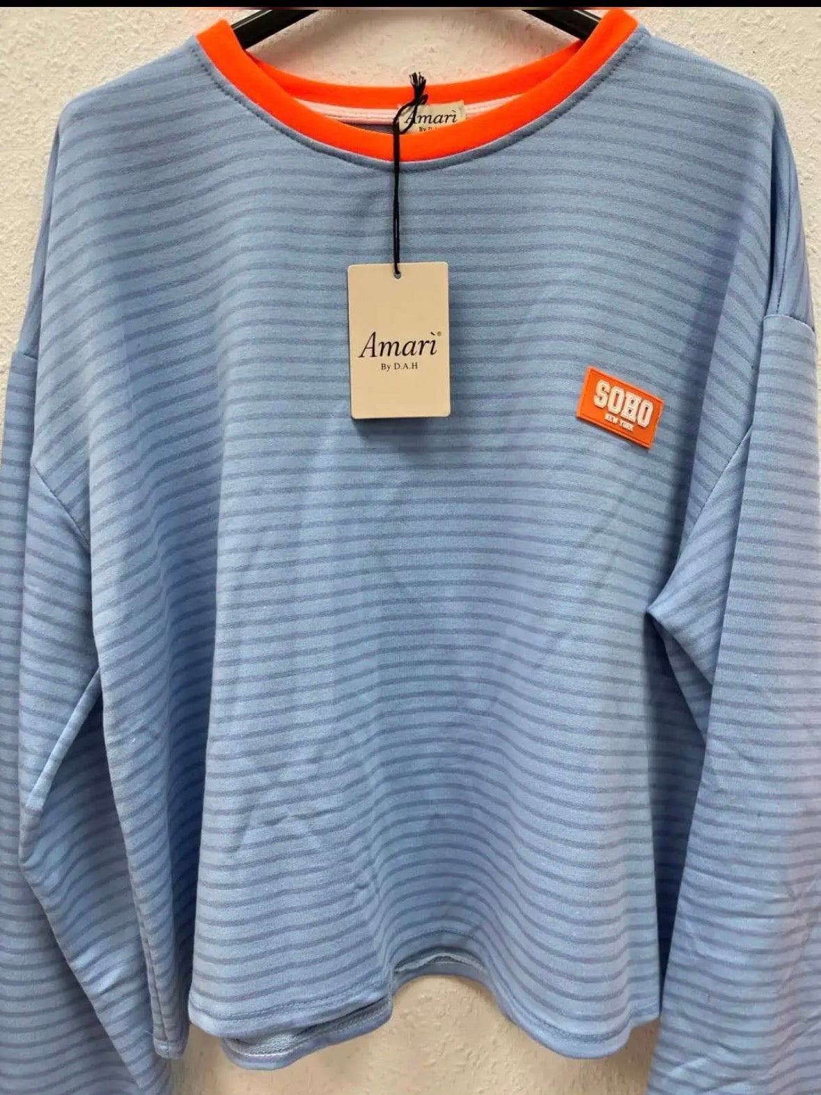 wunderschöner blauer Pulli mit streifen und Aufdruck SOHO