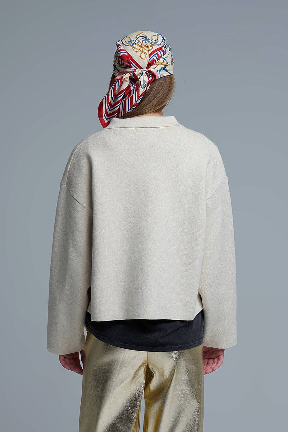 Lässige  Strickjacke mit Brusttaschen in Beige