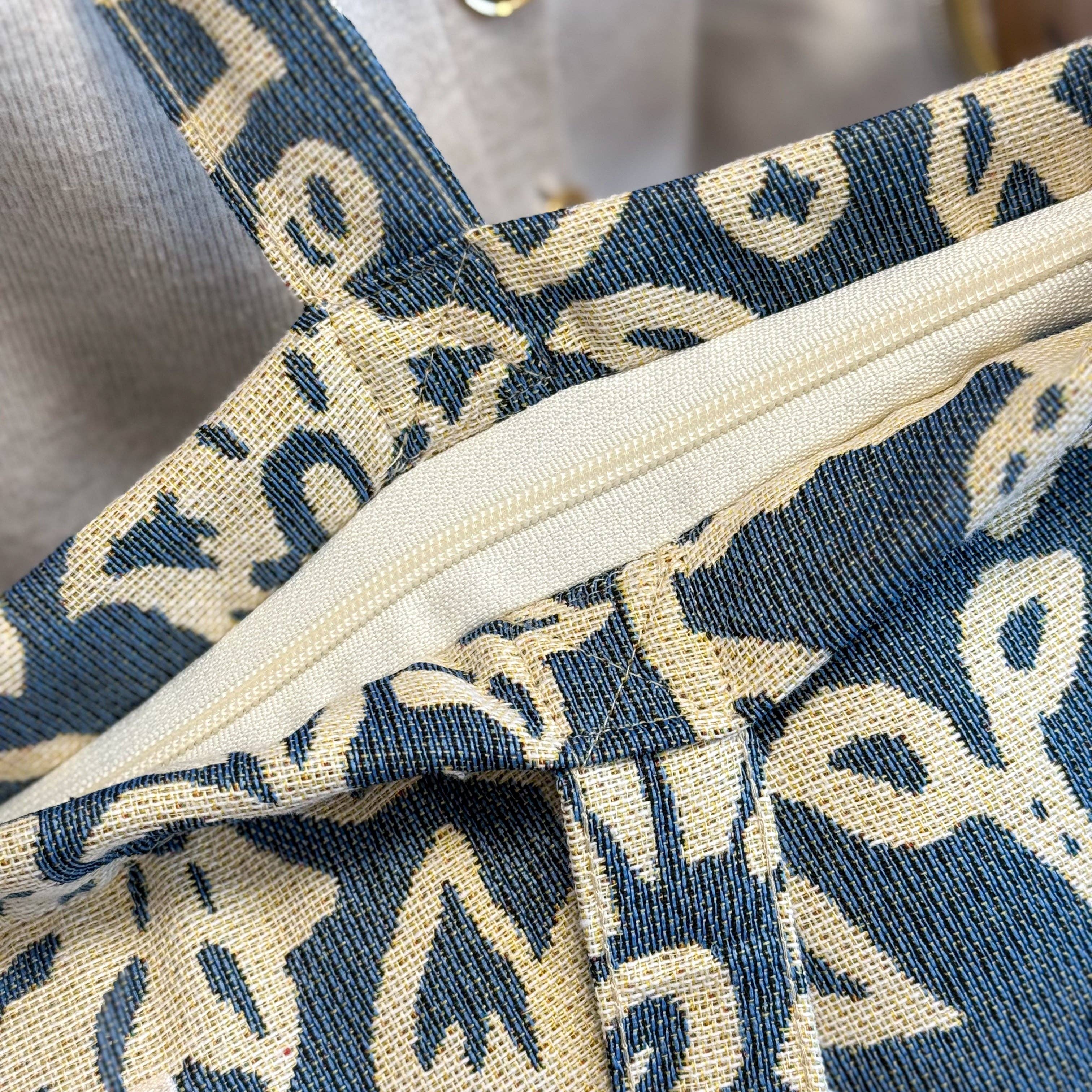 Große Shopper mit Reißverschluss AKAY