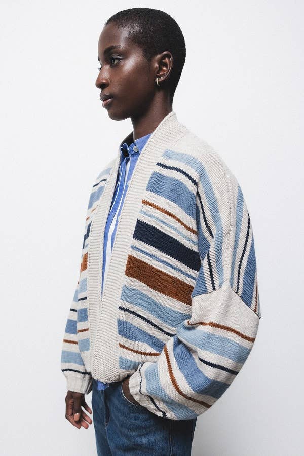 Gestreifter Strickcardigan Strickjacke