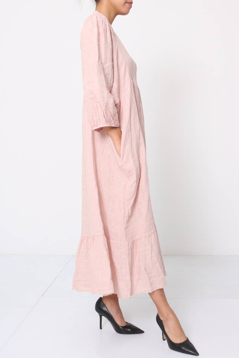 Kleid aus Leinen mit Volants und Stehkragen