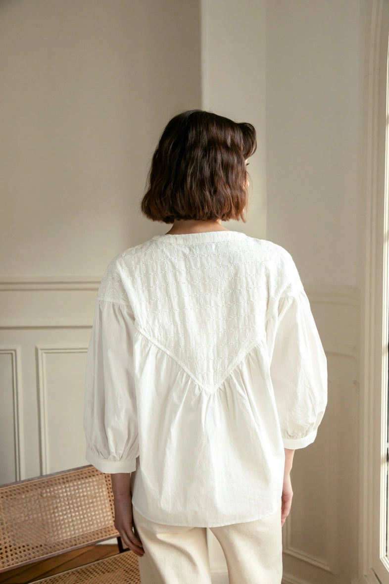 Bluse mit Stickereien