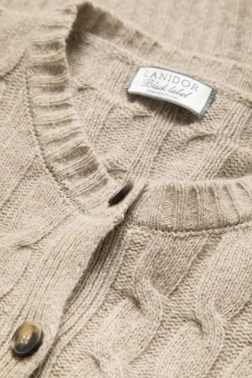 Cardigan mit Zopfmuster beige